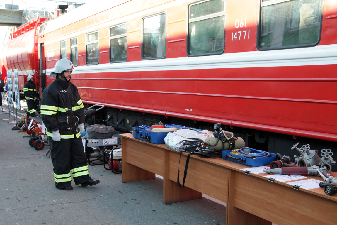 На Свердловской Железной Дороге пожарные поезда прошли проверку к началу  пожароопасного периода.